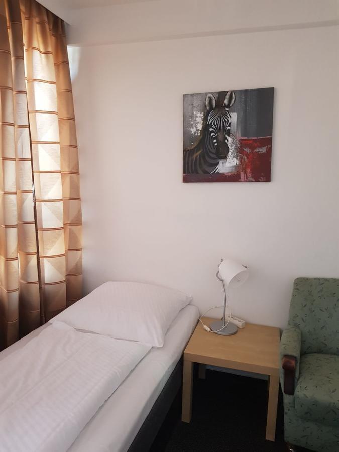 Hotel Wandsbek Amburgo Esterno foto