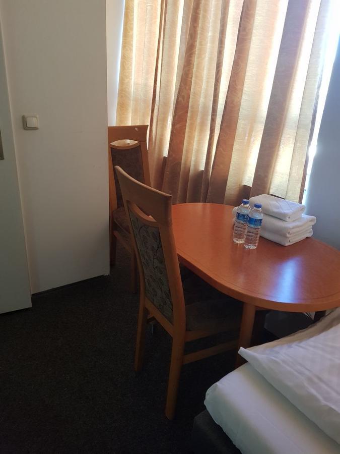 Hotel Wandsbek Amburgo Esterno foto